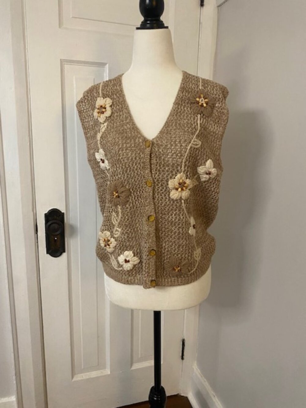 VTG Knit Vest Beaded embroidery Floral Brown Grandmacore Size Small - Picture 1 of 15